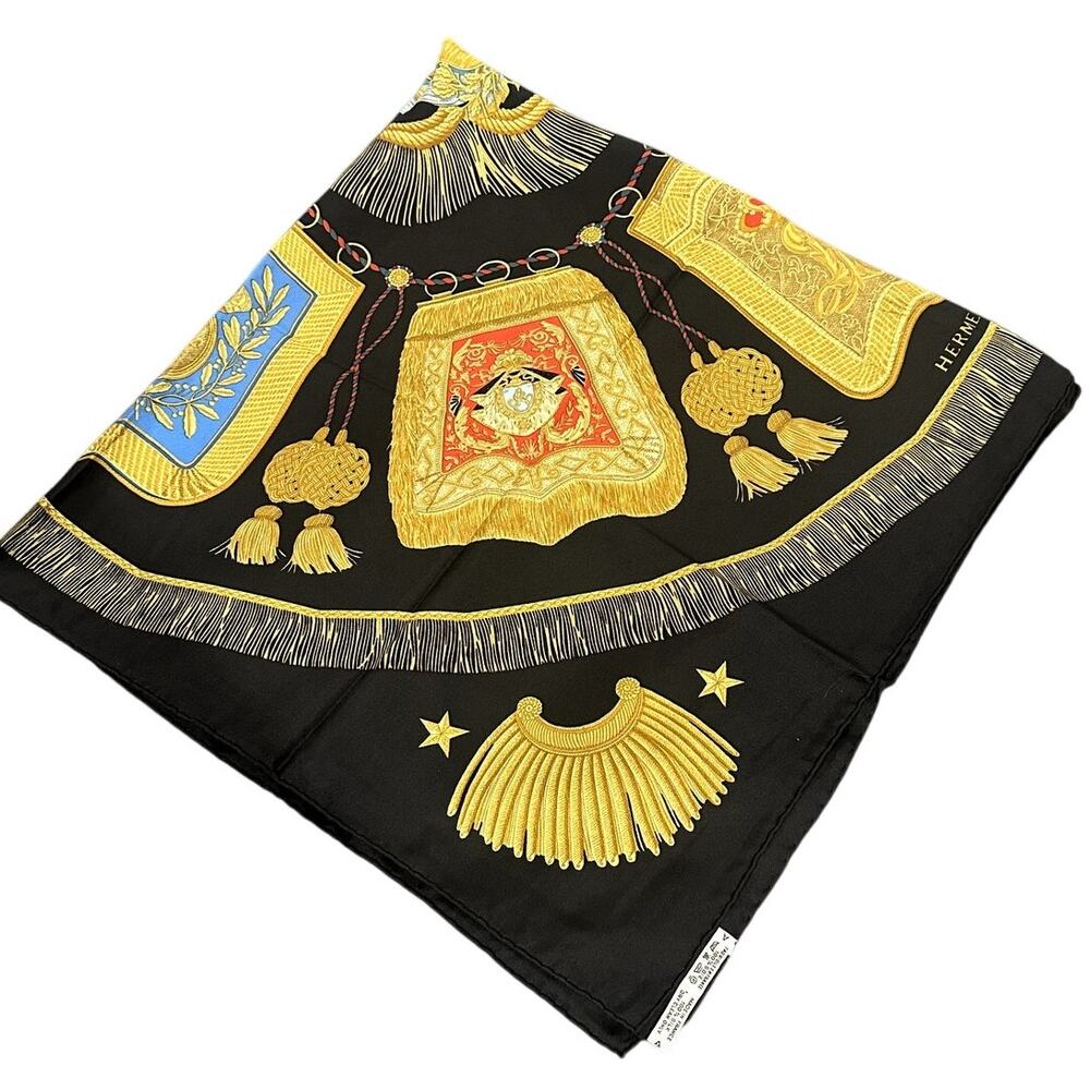 HERMES Carre 90 "Poste et Cavalerie" Silk 100% Silk Scarf with Box - Very Good - Picture 4 of 6